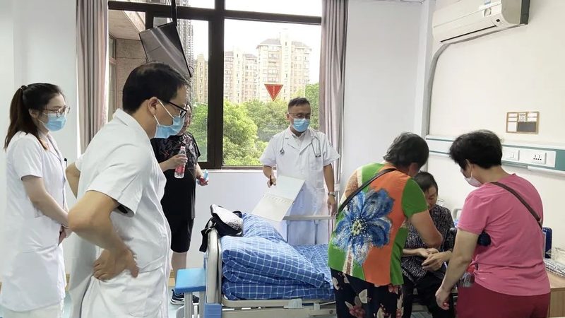 智能养老院设备代理：如何把握行业脉搏，助力养老事业**